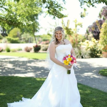 Hummingbird Hollow - We have beautiful gardens to be used for photographs. - Venues & Event Spaces Near Me - Porterville, California Hummingbird Hollow - We have beautiful gardens to be used for photographs. - Venues & Event Spaces Near Me - Porterville, California