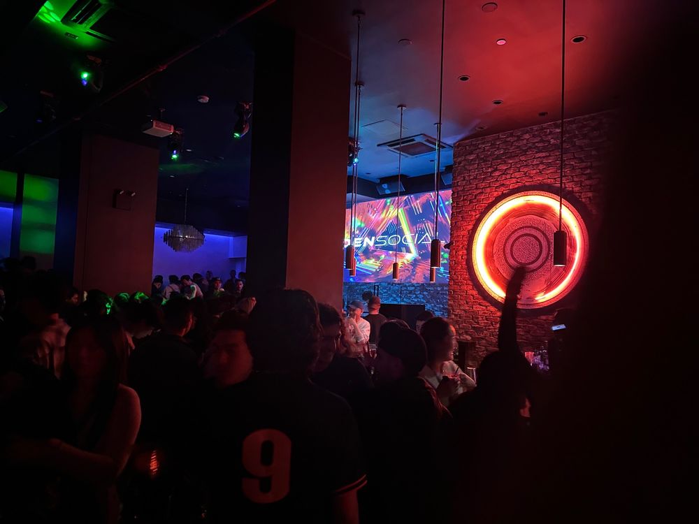 Den Social Lounge Logo