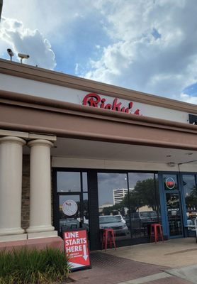 Ricky's Hot Chicken by null
