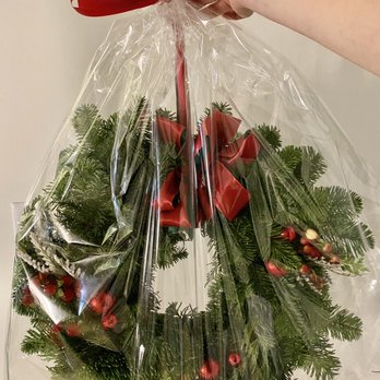 Ginza Florist - Beautiful christmas wreath. Highly recommend - Florists Near Me - Whittier, California Ginza Florist - Beautiful christmas wreath. Highly recommend - Florists Near Me - Whittier, California