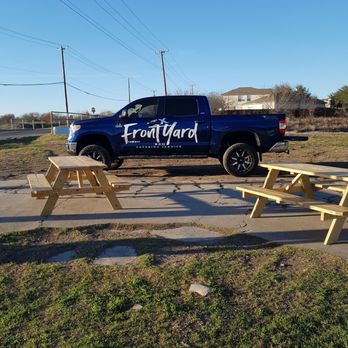 Texas Frontyard bbq - Outdoor patio eating area - Barbeque Near Me - San Antonio, Texas Texas Frontyard bbq - Outdoor patio eating area - Barbeque Near Me - San Antonio, Texas