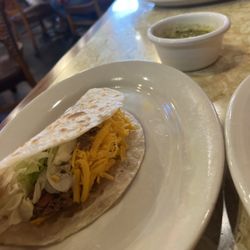 Las Flores - Ground beef taco on flour