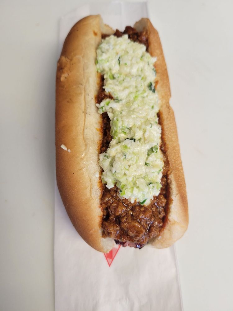 HOT DIGGITY DOGS AND HOGS Updated October 2024 32 Photos 4700