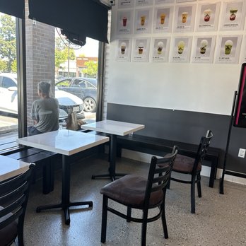 DD Mau - inside seating - Coffee & Tea Near Me - Cerritos, California