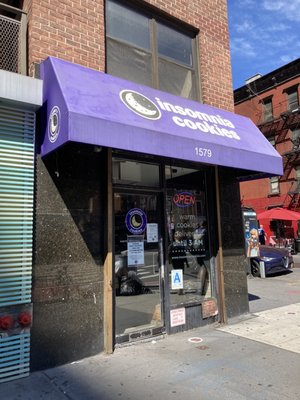 Insomnia Cookies 1579 2nd Ave New York Ny Restaurants Food Delivery Mapquest