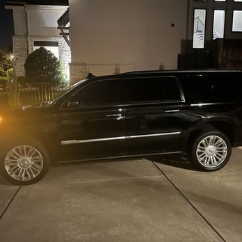 Black Crown Ride - Limos Near Me - Grapevine, Texas Black Crown Ride - Limos Near Me - Grapevine, Texas