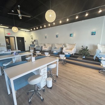 Purity Nails 21 - Beautiful salon - Nail Salons Near Me - Atlanta, Georgia