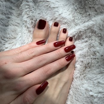 Classic Nails - Gel manicure and regular pedicure - Nail Salons Near Me - Tampa, Florida