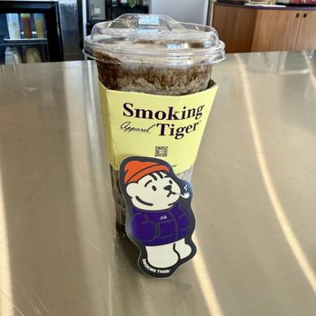Smoking Tiger Coffee Lab - Black Sesame Hojicha & free sticker - Cafes Near Me - Pomona, California