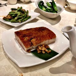 鴻星海鮮酒家 - Roast pork belly