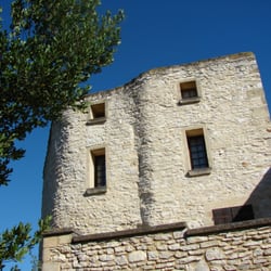 Chateau fortifié de Valliguières - Tour du chateau rénovée