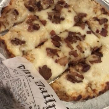 Union 32 Craft House - Chipotle Chicken Pizza - Sports Bars Near Me - Eagan, Minnesota