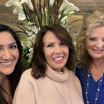 Ciao Bella Blowout Salon - Crystal , Moi & Diane - Blow Dry/Out Services Near Me - Tustin, California Ciao Bella Blowout Salon - Crystal , Moi & Diane - Blow Dry/Out Services Near Me - Tustin, California