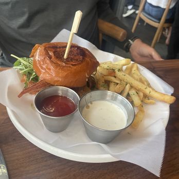 The Craftsman - Brews & Bites - Brewpubs Near Me - Redondo Beach, California
