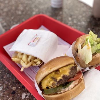 In-N-Out Burger - Burgers Near Me - Inglewood, California In-N-Out Burger - Burgers Near Me - Inglewood, California