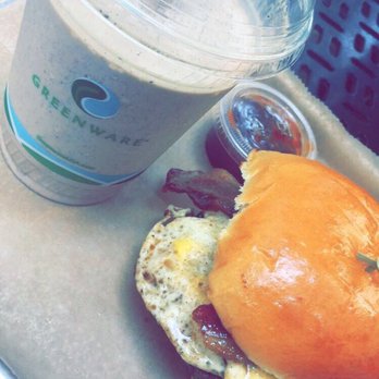 Big Buns - The even let me mix two flavors for my shake! - Burgers Near Me - Arlington, Virginia