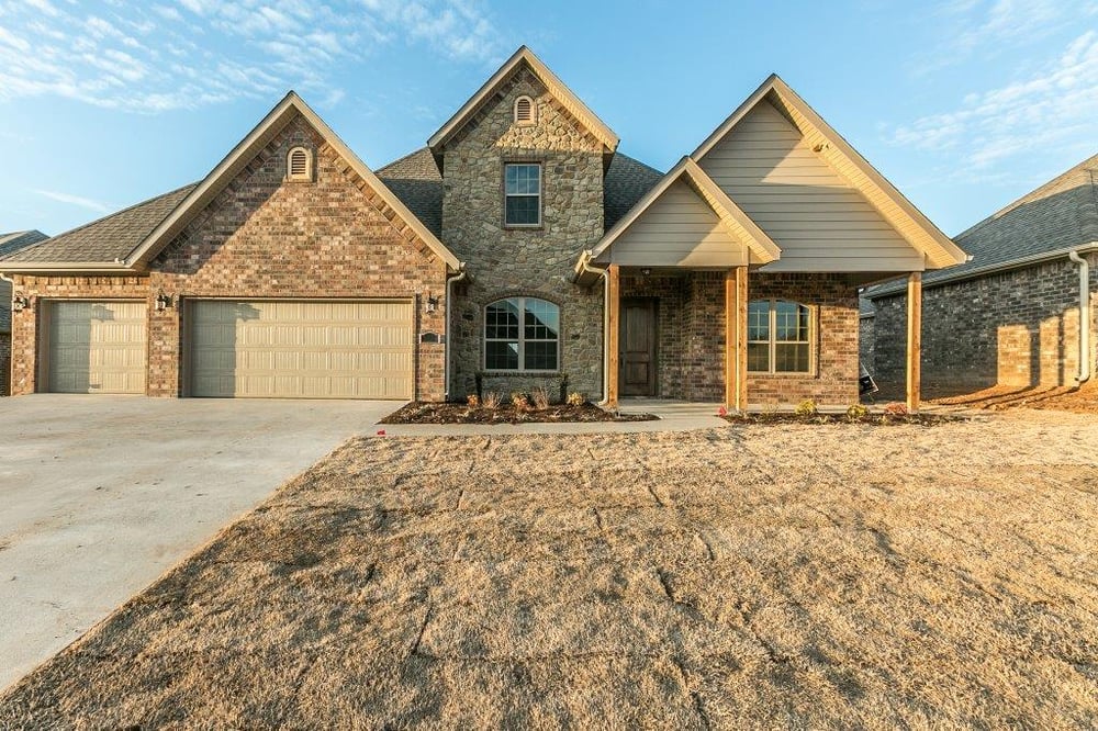 C3 CUSTOM HOMES Updated August 2024 4500 N Thompson St, Springdale