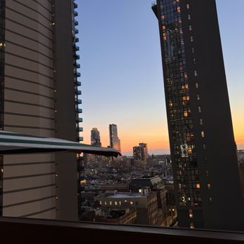 Bar Sprezzatura - Sunset views - Italian Near Me - New York, New York