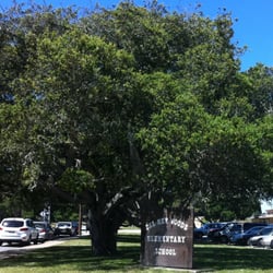 Del Rey Woods Elementary School - Seems like a nice place