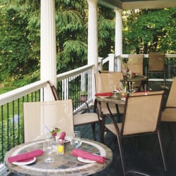 The Inn Pub - Outdoor Patio