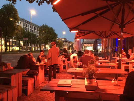 HANS IM GLÜCK - MÜNCHEN Isarpost by null