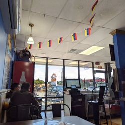 Chamos Grill - Inside