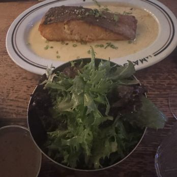 La Maison de l'Aubrac - Salmon and salad - French Near Me - Paris, 75 La Maison de l'Aubrac - Salmon and salad - French Near Me - Paris, 75