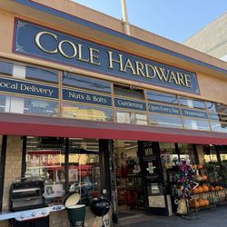 Cole Hardware - The front of Cole Hardware... adventures in North Beach!!!