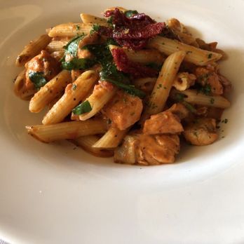 Da Vinci's Restaurant - Penne pasta with salmon - Italian Near Me - Auckland, AUK Da Vinci's Restaurant - Penne pasta with salmon - Italian Near Me - Auckland, AUK