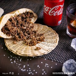 Restaurant Mesken - Ben jij ook een #Shoarma freak? Tag iemand die jou moet trakteren op een heerlijke Broodje Shoarma bij #Mesken!!