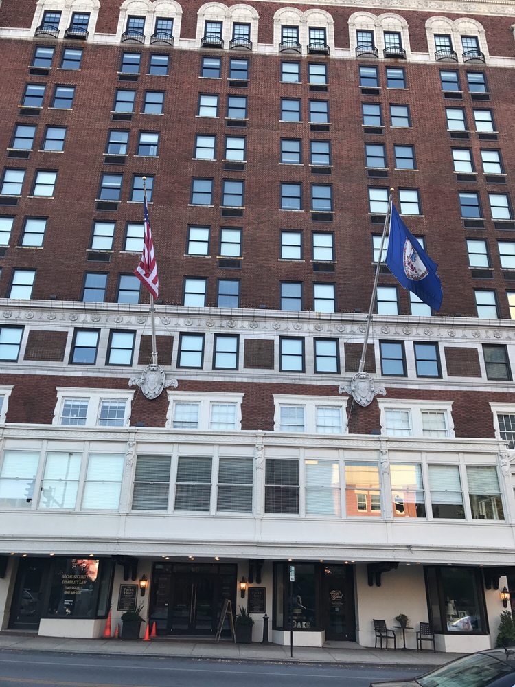 THE PATRICK HENRY 611 S Jefferson St, Roanoke, Virginia Apartments