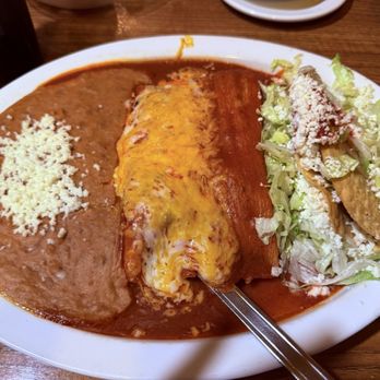 Mi Nidito Restaurant - Chicken enchiladas, beef tamales, beef taco and the beans were delicious - Mexican Near Me - Tucson, Arizona
