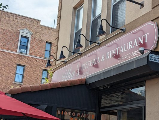 Alba’s Pizzeria & Restaurant by null