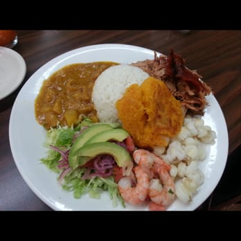 Los Galapagos - Ecuadorian Plate (Bandera) - Latin American Near Me - Columbus, Ohio