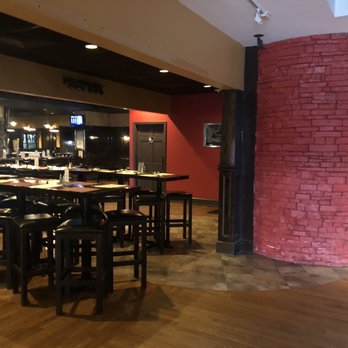 Hometown Tavern - the interior of the restaurant - Sports Bars Near Me - Warren, Rhode Island