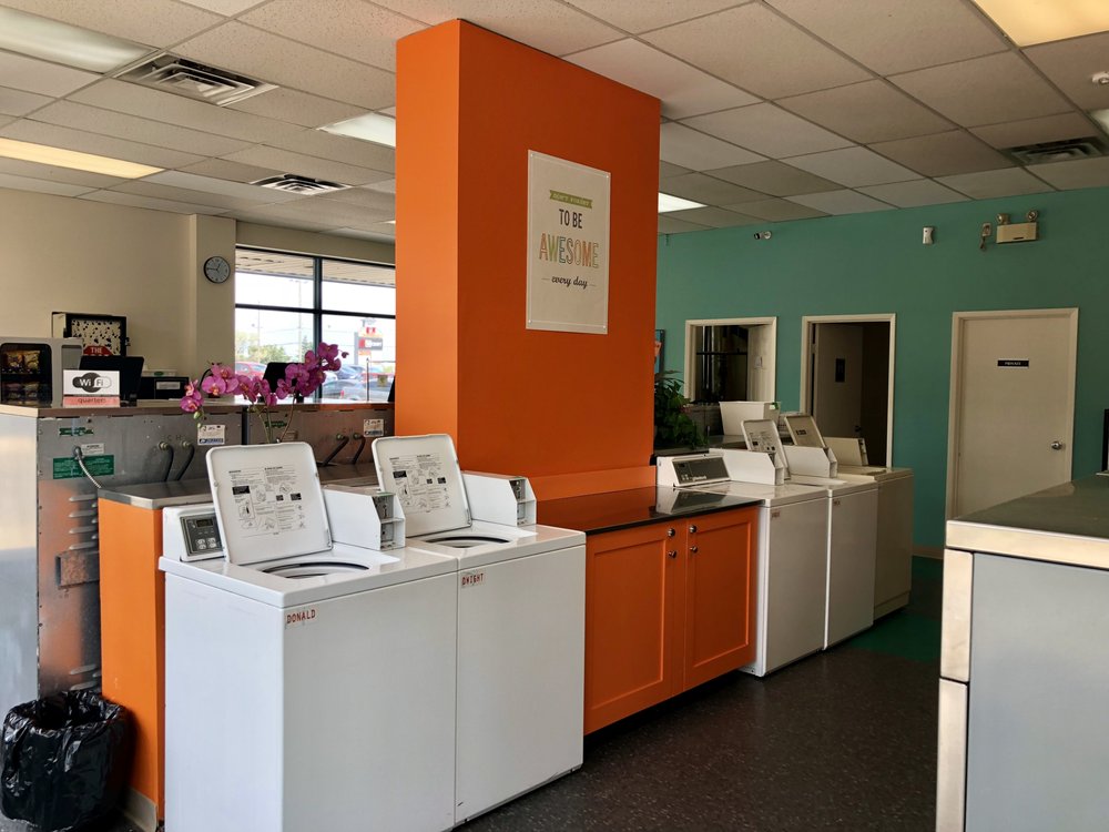 QUARTERS COIN LAUNDRY Updated August 2024 583 King Street N, Waterloo, Ontario Laundromat