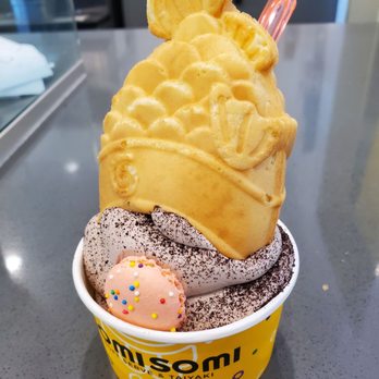 Somisomi - Upside down cookies n cream with Oregon crumble - Ice Cream & Frozen Yogurt Near Me - Pleasanton, California