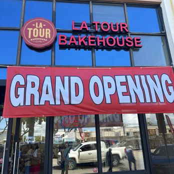 La Tour Bakehouse - Outside signage 08/31/24 - Bakeries Near Me - Honolulu, Hawaii