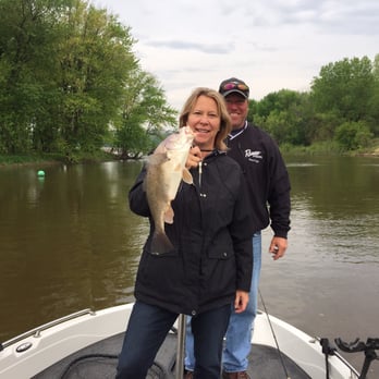 Dubuque Fishing Guide Service - Fishing Near Me - Dubuque, Iowa