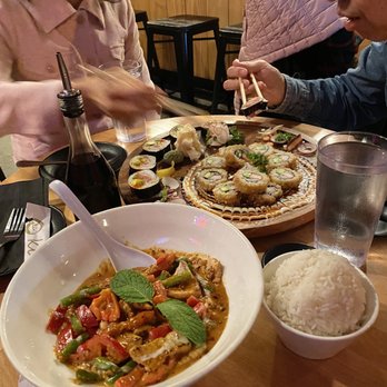 Rice N Roll Bistro - Awesome Maki, Crunchy California Maki, Panang Curry - Sushi Bars Near Me - Milwaukee, Wisconsin Rice N Roll Bistro - Awesome Maki, Crunchy California Maki, Panang Curry - Sushi Bars Near Me - Milwaukee, Wisconsin