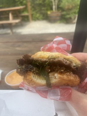 Lo's Burgers by null