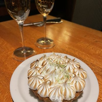 Hudson House - Key Lime Pie & Sparkling Rose - Seafood Near Me - Addison, Texas Hudson House - Key Lime Pie & Sparkling Rose - Seafood Near Me - Addison, Texas