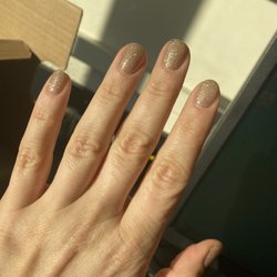 Gorgeous gold glitter gel nails