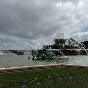 Buckingham Fountain - Landmarks & Historical Buildings Near Me - Chicago, Illinois Buckingham Fountain - Landmarks & Historical Buildings Near Me - Chicago, Illinois