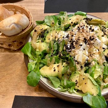 Sua San - Avocado Salad - Vegetarian Near Me - Bilbao, BI