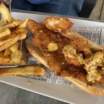 Lake Oconee Bistro - Po boy - Venues & Event Spaces Near Me - Eatonton, Georgia