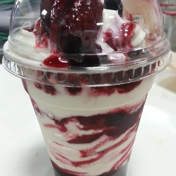 Sam's Club - Berry Sundae $1.59 Sam's serves the best one from all the wholesale clubs for sure - Wholesale Stores Near Me - Doral, Florida