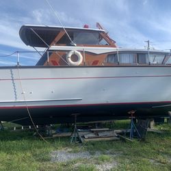Mentor Lagoons Marina - Boat restoration