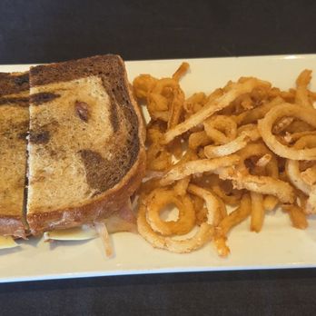 Stone Creek Grille - Patty Melt with onion tanglers - American Near Me - Ocala, Florida Stone Creek Grille - Patty Melt with onion tanglers - American Near Me - Ocala, Florida