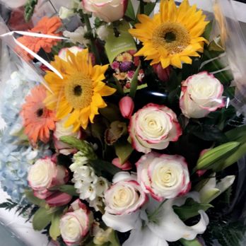 Roses Flowers - Beauty - Florists Near Me - Corona, New York Roses Flowers - Beauty - Florists Near Me - Corona, New York